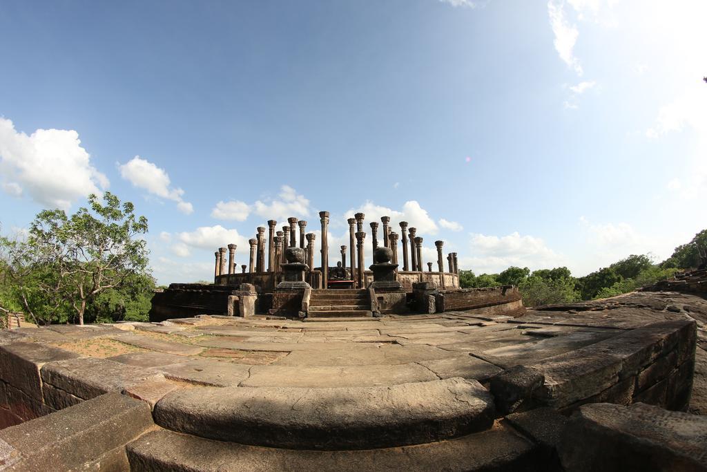 Miracle Resorts & Villas Polonnaruwa Exterior foto